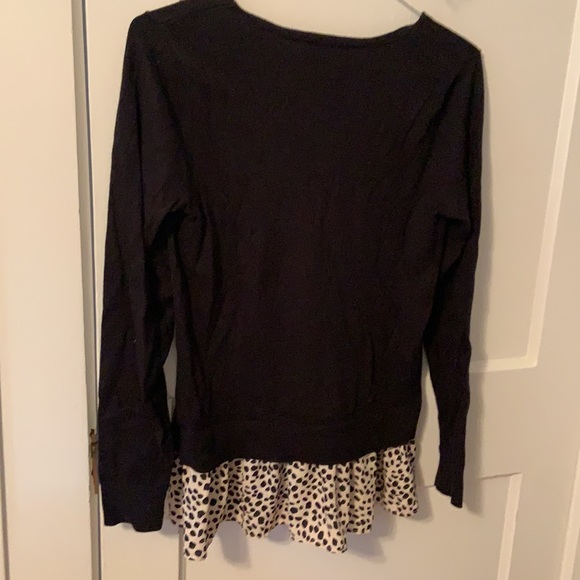 New with tags loft black v neck sweater with blouse hem on bottom - Picture 3 of 4